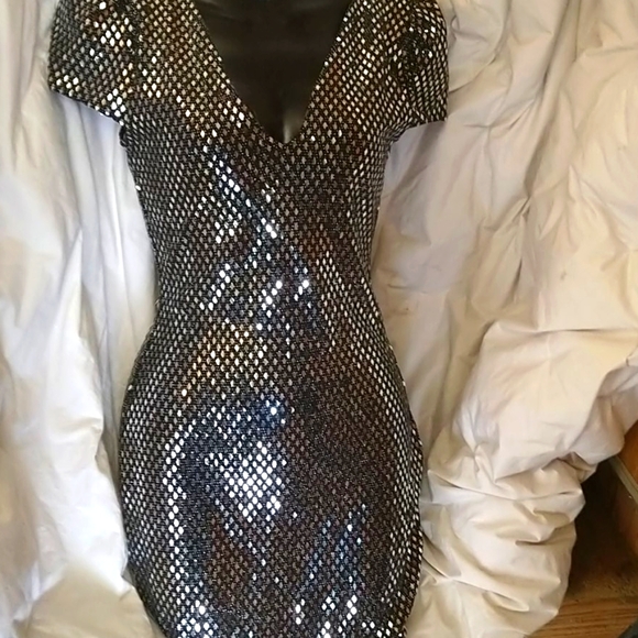 Olive Tree Sequin dress - Picture 1 of 8